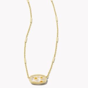 🌼KENDRA SCOTT FRAMED ELISA PENDANT NECKLACE IN WHITE MOSAIC FLORAL
